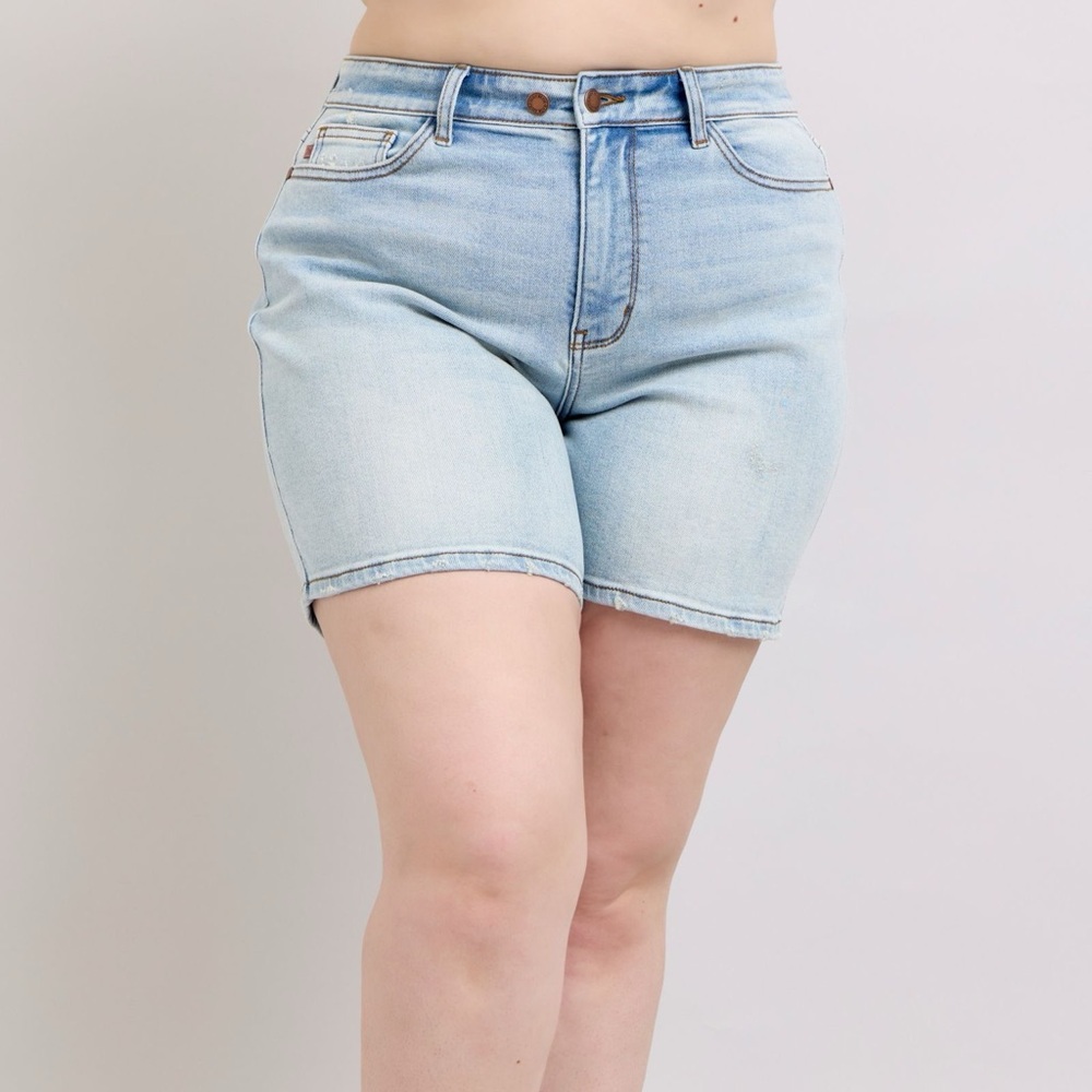Judy Blue Full Size 2 Button Denim Shorts with Pockets Plus Size - Picture 11 of 16